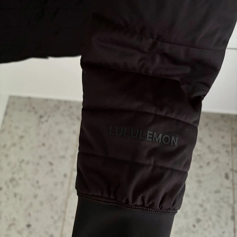 Lululemon Dynamic Movement Crew Black Quilted Pullover Sweatshirt Size 2 - Picture 6 of 9